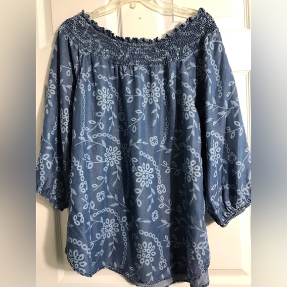 The Pioneer Woman Blue Floral Smocked Women's Top L - Picture 4 of 6